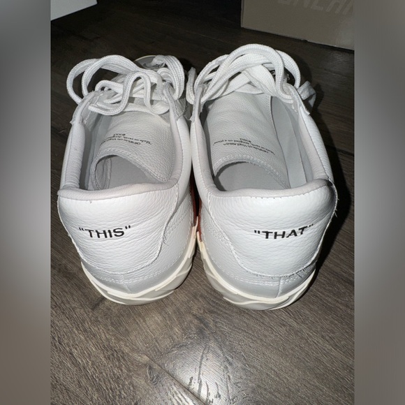 Off-White Low Vulcanized Sneaker. Excellent condition. - Picture 2 of 4